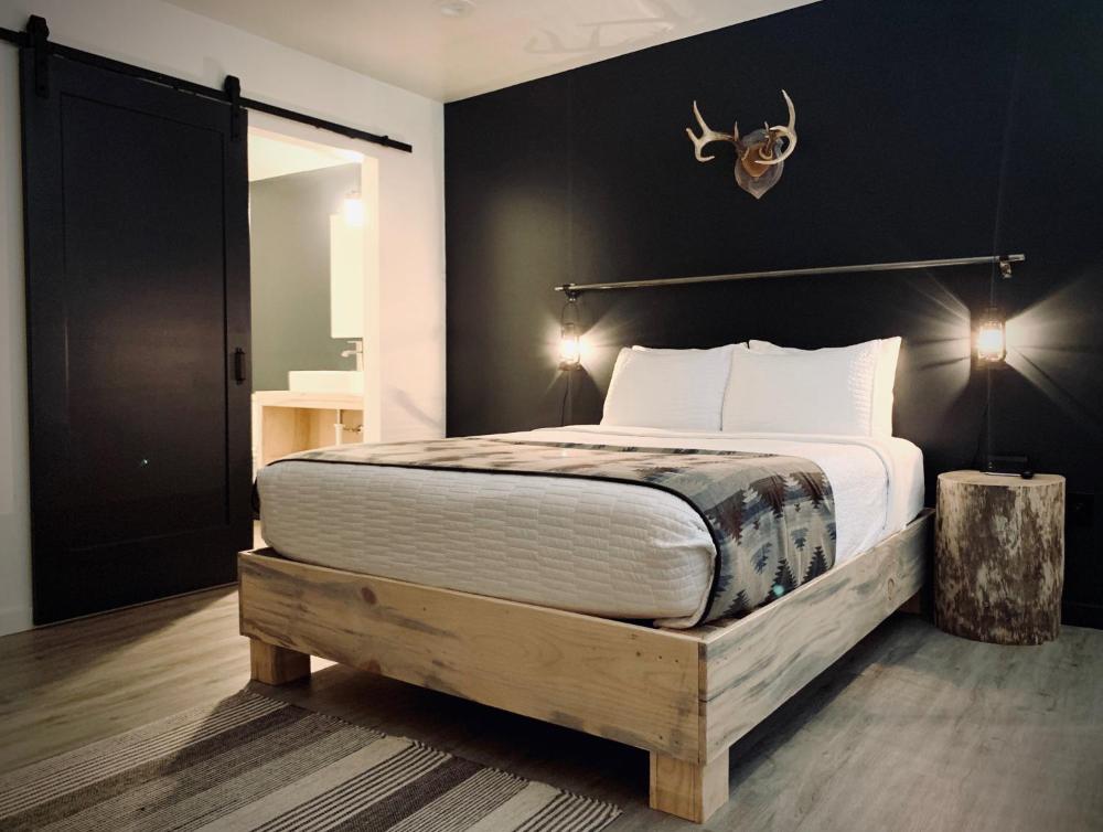 Standard Queen Room interior